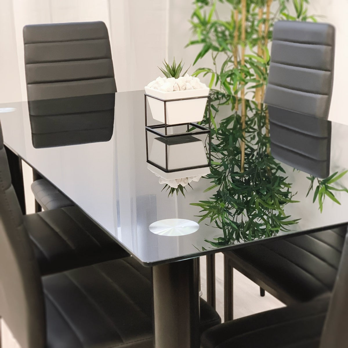 Pack de Mesa comedor + 6 Sillas Tapizadas en Polipiel